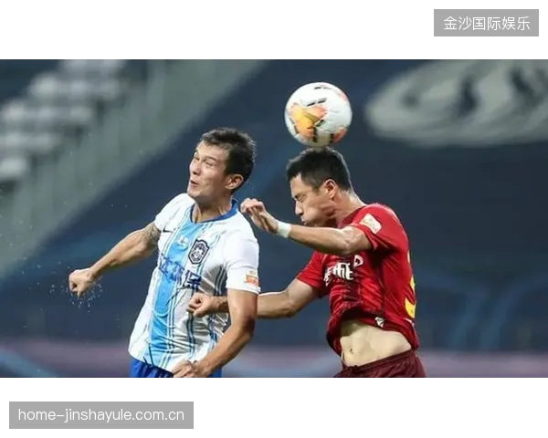 申花百万签1米95塞内加尔中锋，周亮直言跟腱重伤不能留——球迷们的“心碎”与球队的“生死之战”